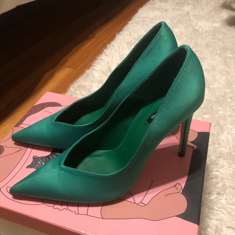 Green Zara heels